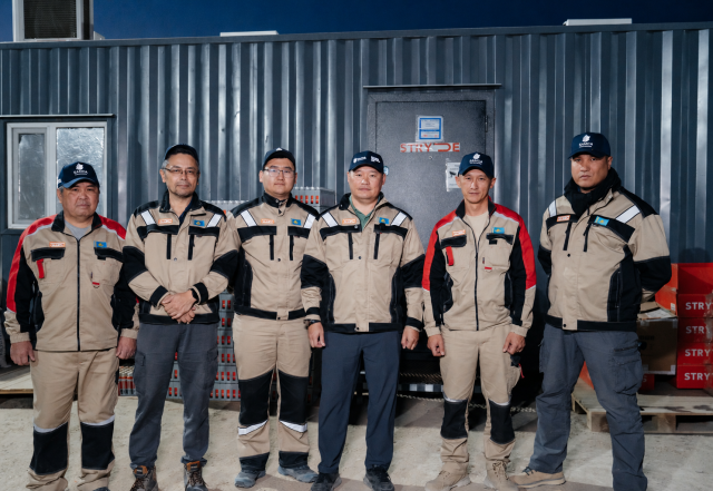 Zhanibek Katrenov Samga CEO with Samga seismic crew